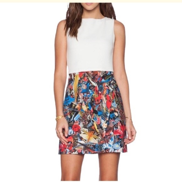 Alice + Olivia Dresses & Skirts - Alice + Olivia Dress Molly Menagerie dress
